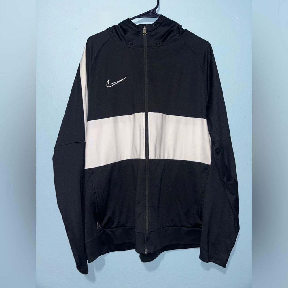 Nike dry fit jacket size XL